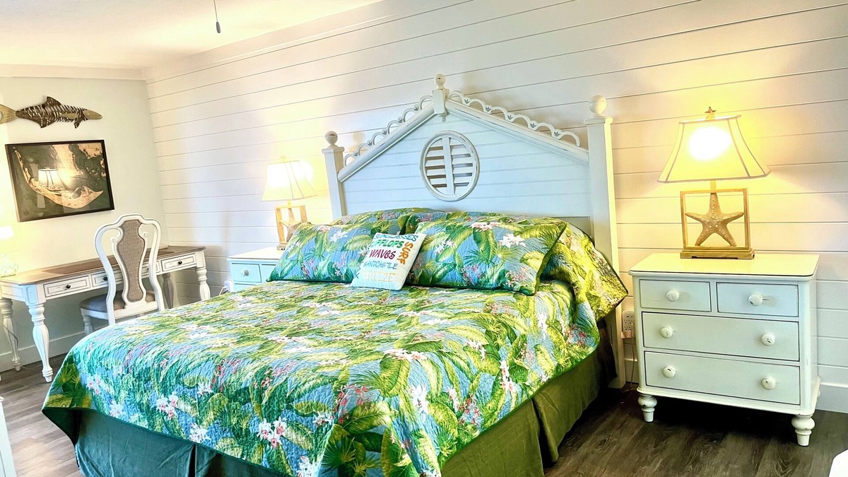 Sanibel Condo | Pointe Santo Gulf View Fully Remodeled Deep Discount November 1-8 Veteran Rates