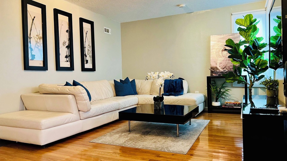 North Buffalo House | Polished & Modern Space in Amherst