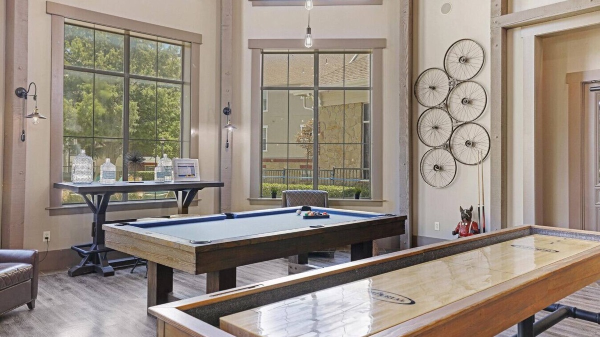 Fossil Creek Apartment | Polished Stay 2BR 2BA Apartment with Pool Access