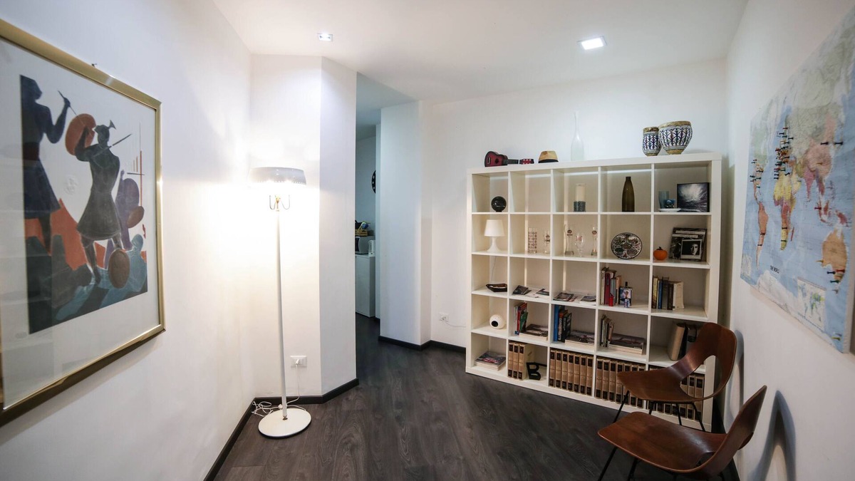Ruggero Settimo Apartment | Politeama Flat-Office with Terrace