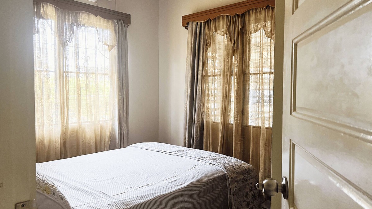 Armenia Apartment | Politico Escape - Room in Bungalow with WiFi & AC