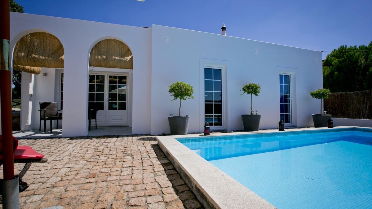 Barretos Villa | Pombais Turismo - Casa do Brasão