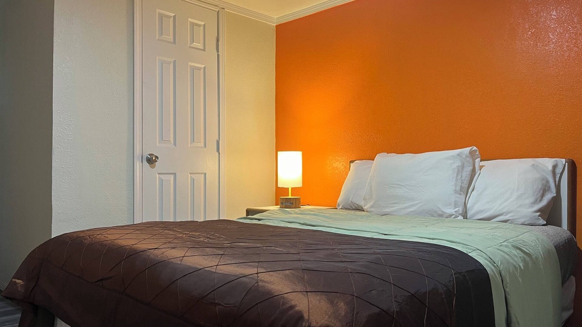 Elmwood Area Hotel | Ponca Motel