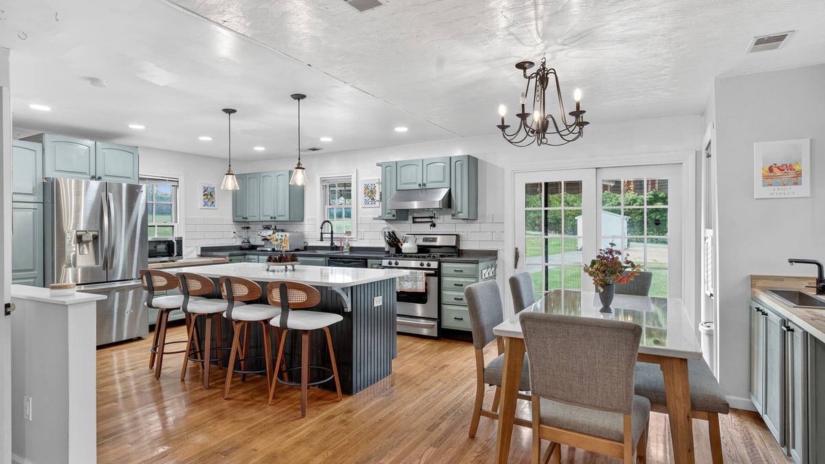 Port Jervis House | Pond-Front Retreat Near Appalachian Trail