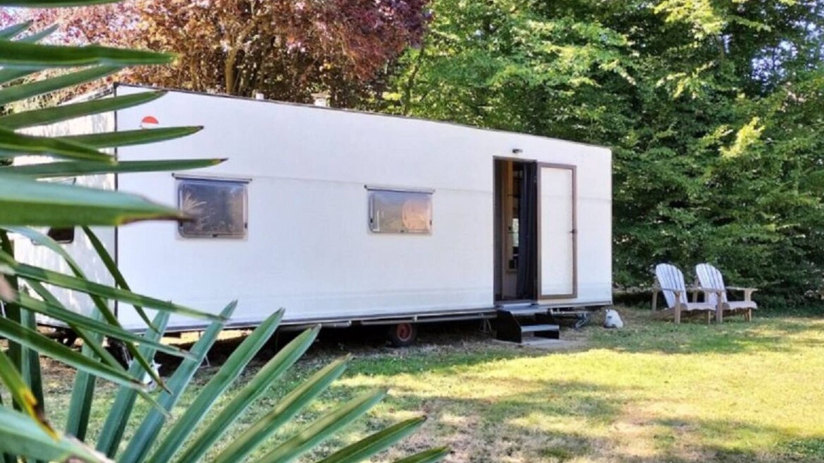 Cartigny l'Epinay House | Pond-side mobile home with private indoor pool, D-Day beaches.