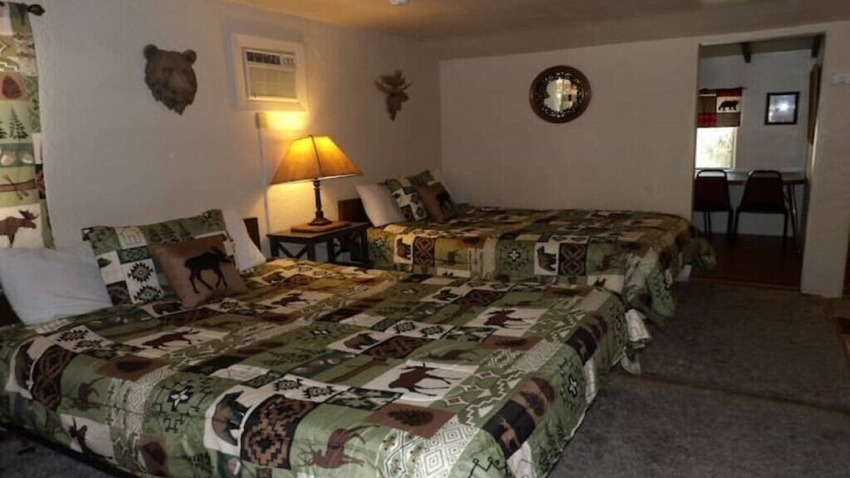 Ruidoso Cabin | Ponderosa Cabins 104 N Laurel cabin 16