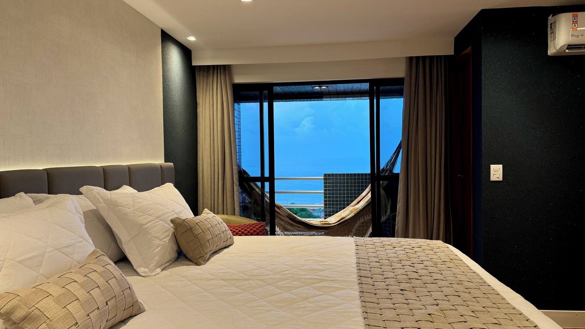 Ponta Negra Apartment | Ponta Negra: Cinema Apartment with Impeccable Decor and Stunning View!