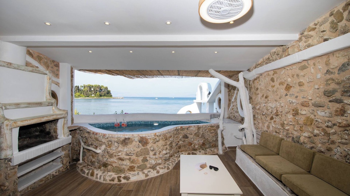 Perama Hotel | Pontikonisi Hotel