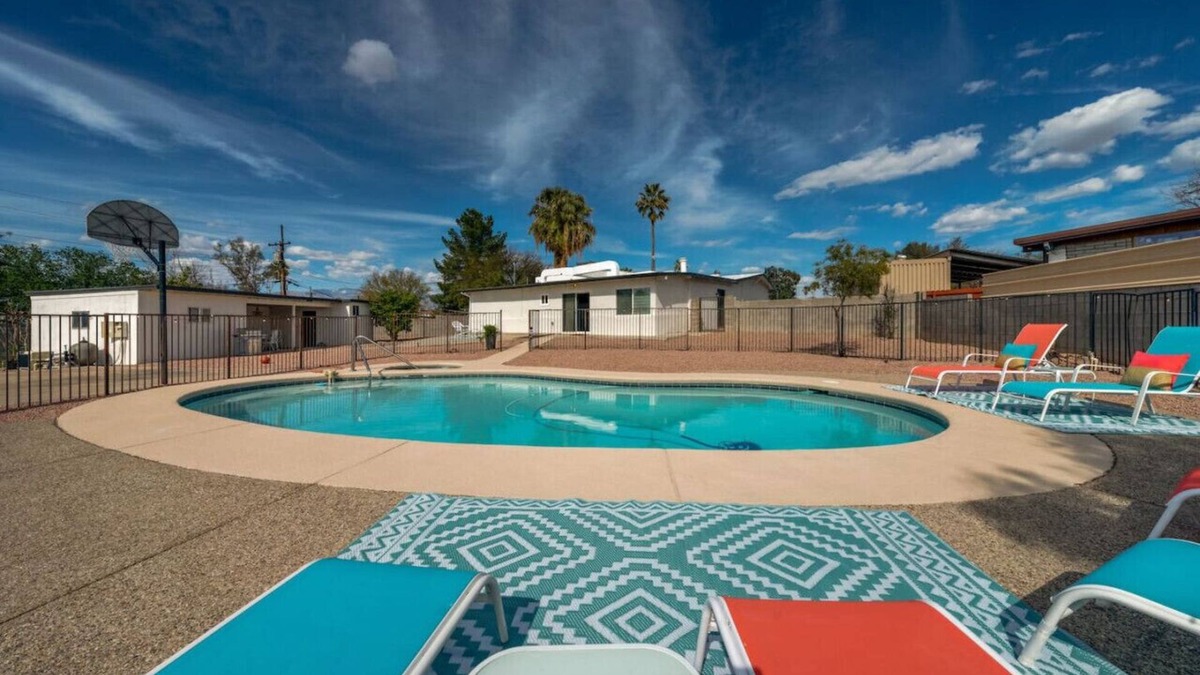 Tucson House | Pool /3 BR 3 BA/Fenced/Hot Tub/Huge Yard