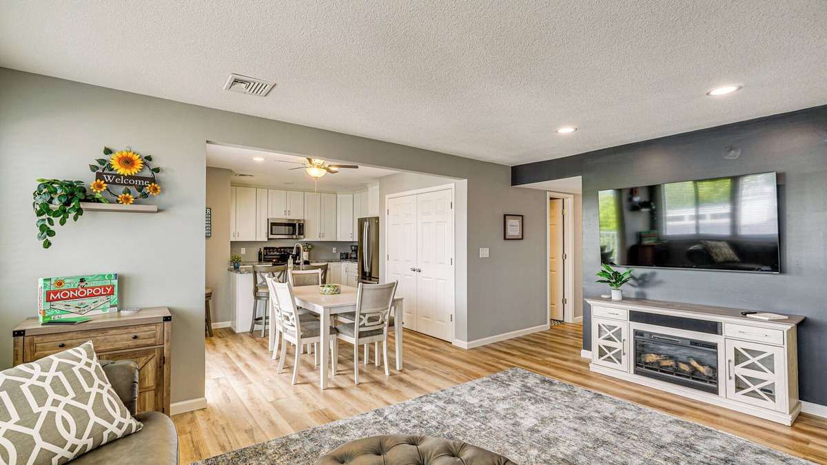 Osage Beach Condo | Pool Access & Lake Views: Osage Beach Family Gem
