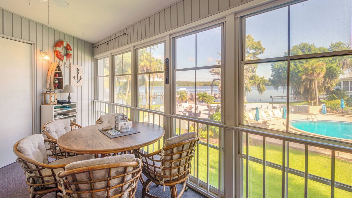 Welaka Condo | Pool Access & Lanai: Riverfront Welaka Condo!