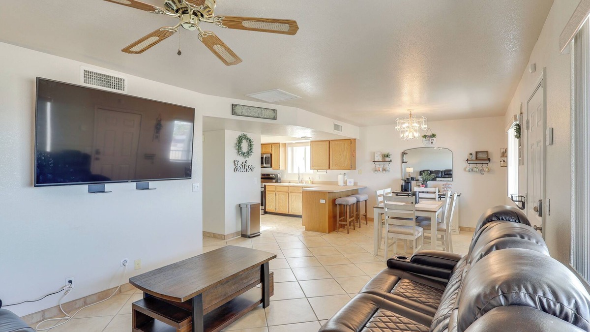 Lake Havasu City Condo | Pool Access & Mtn Views: Lake Havasu City Condo!