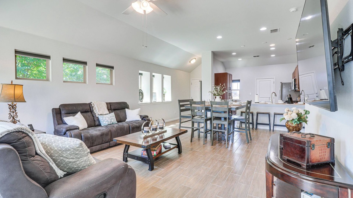 Kyle House | Pool Access + Private Yard: Family Home in Kyle!