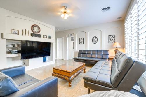 San Tan Valley House | Pool and Patio San Tan Valley Getaway!