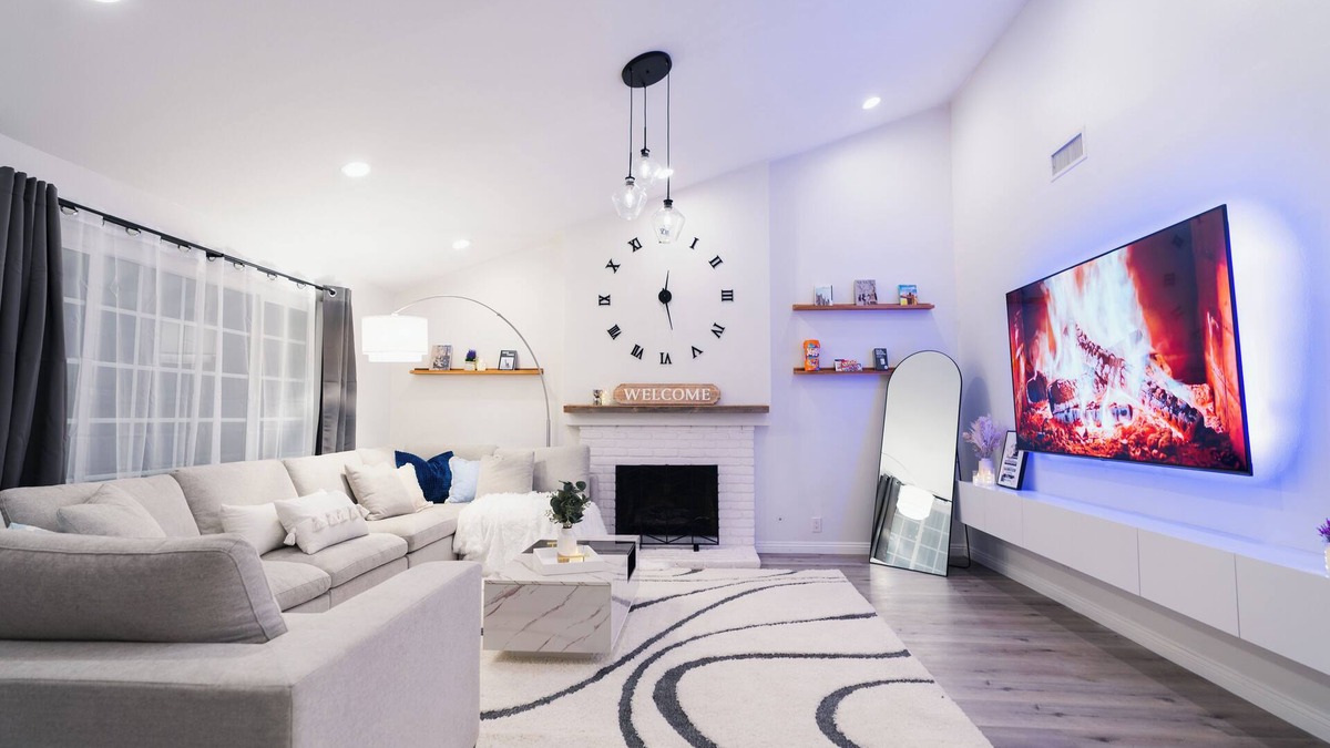 Santa Ana House | Pool + Arcade Cozy Home. Minutes to Disneyland