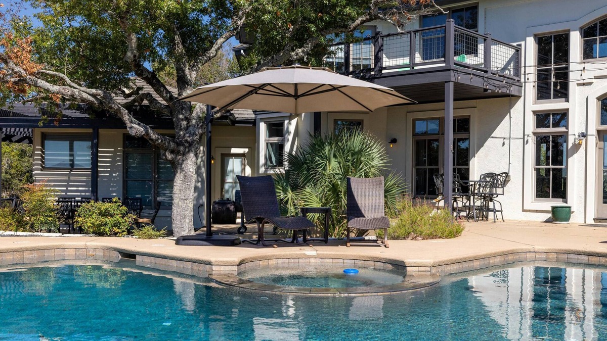 Glenlake House | Pool + Cabana + Amazing Views - Picturesque Point