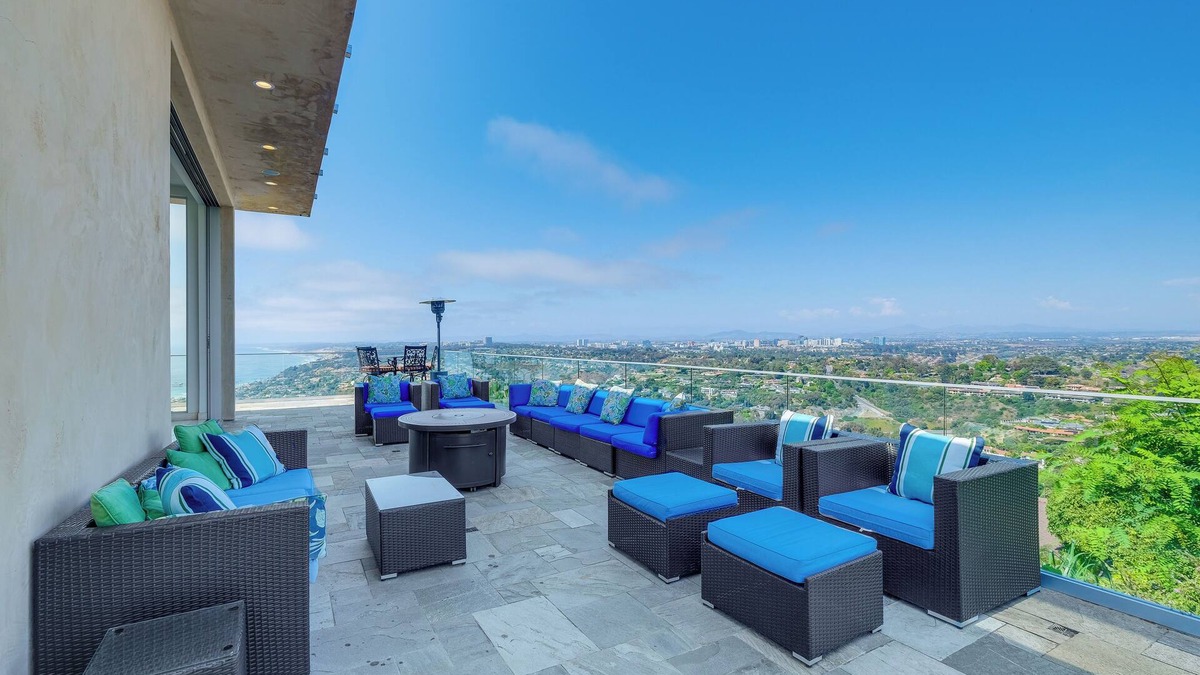 Hidden Valley House | Pool & Coastline Views: Luxe La Jolla Home