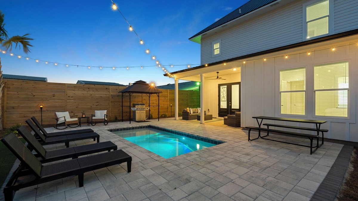 Holiday Beach House | POOL & few minutes walk to beach! 5BR, game room & sundeck at “Knot Stressin"