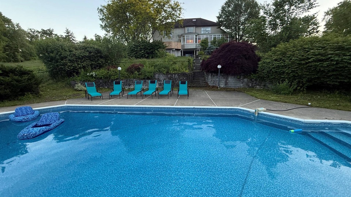 Goshen Villa | Pool, Fire Pit Bedroom & Alaska King – Sleeps 16