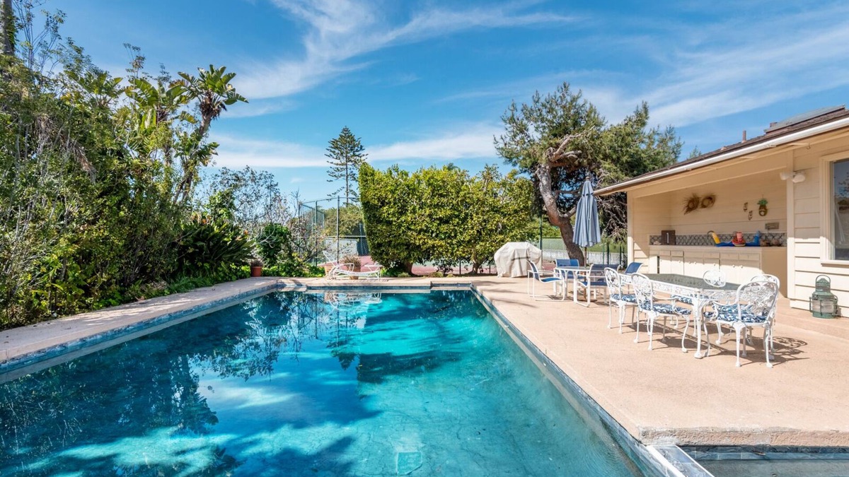 La Jolla Shores House | Pool, Foosball, Pool Table, Basketball Family Friendly, blocks from the beach!