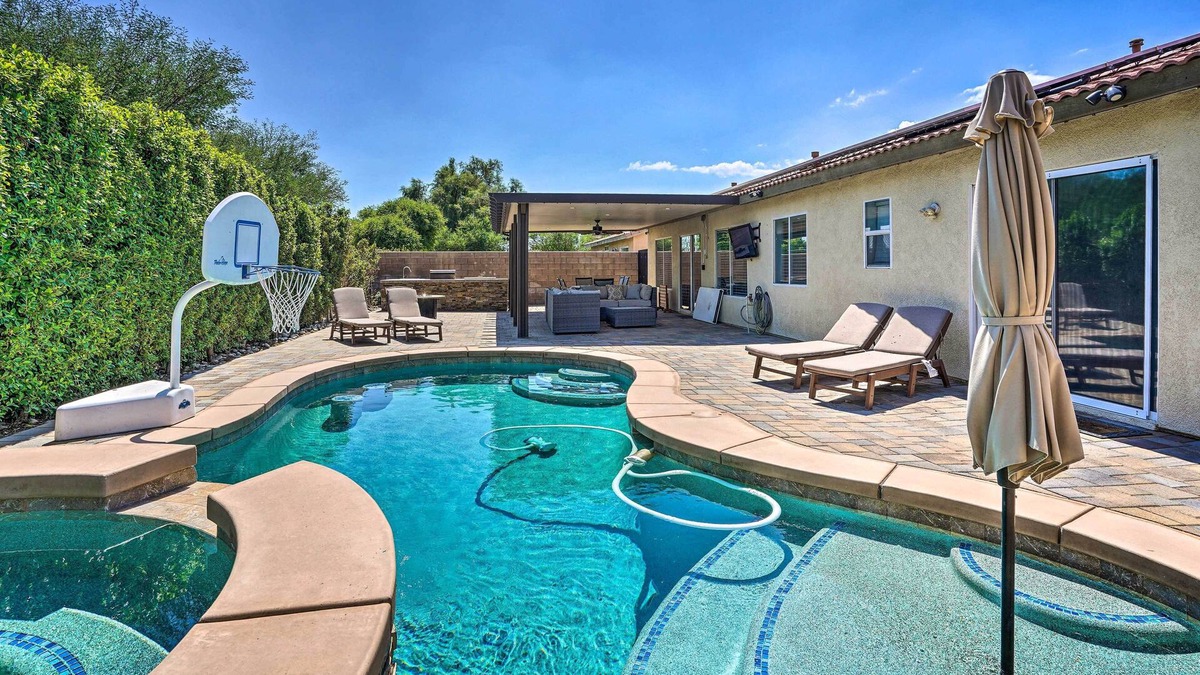 Indio House | Pool & Game Room: Pet-Friendly Indio Retreat