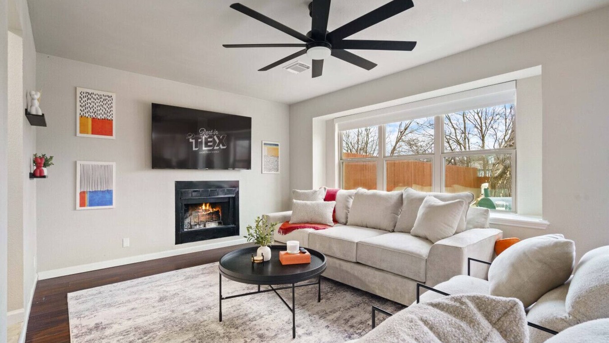 Cedar Park Apartment | Pool, Games, King Suite - 3BR Epic Chill Stay