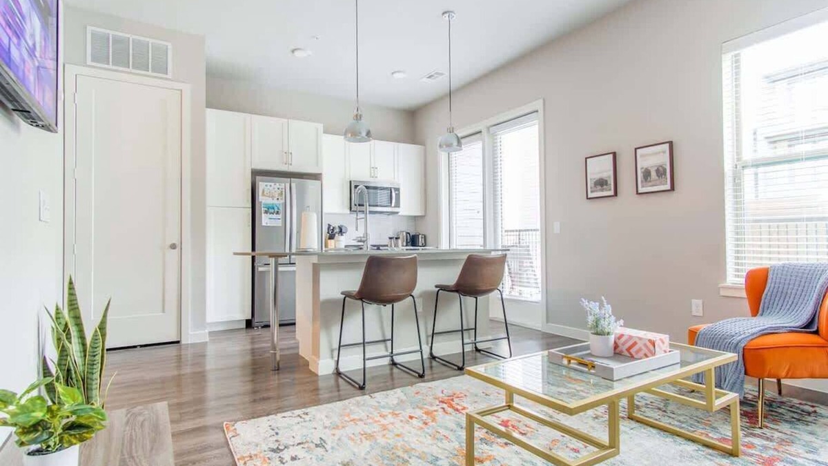 McKinney Apartment | Pool + Gym + Parking 1BR King Suite A