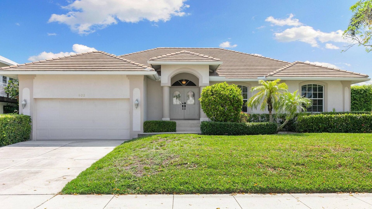 Marco Island House | Pool home .3 mi. Walk to South Beach restaurants movie theater mini golf