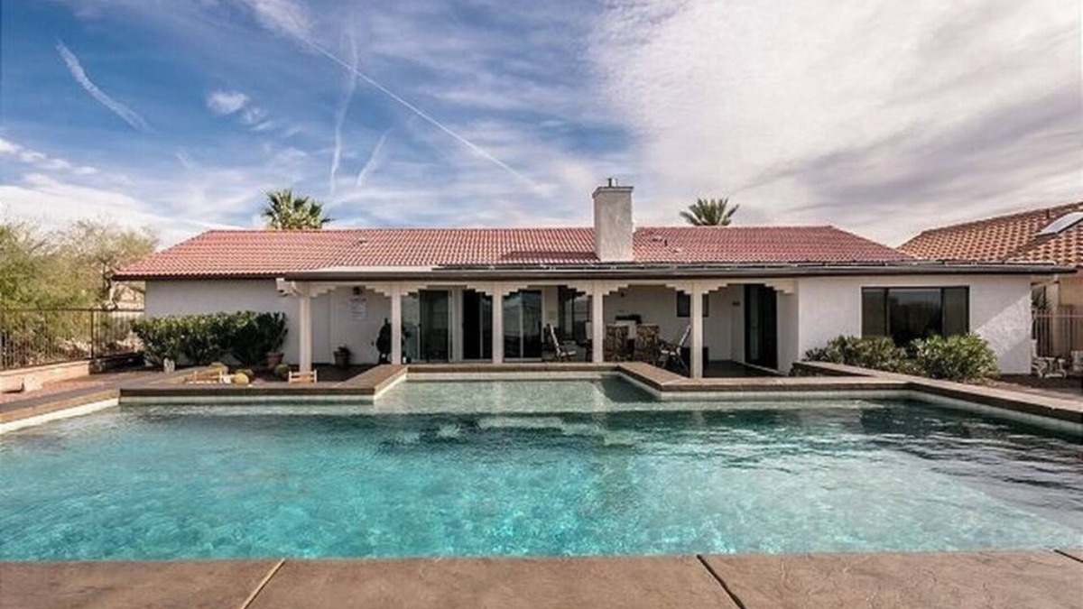 Sunridge Estates House | Pool Home with Views that go on forever! Have YOUR OWN PRIVATE OASIS!