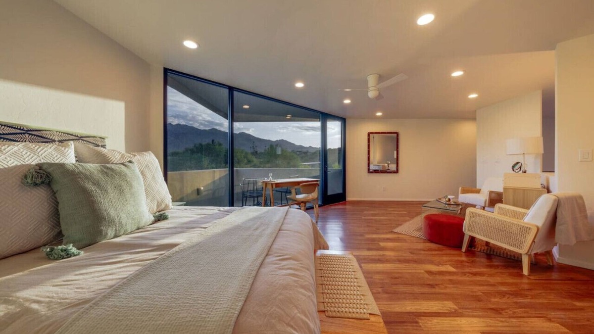 Tucson House | Pool & Hot Tub/3 BR/Stunning/Mountain Views