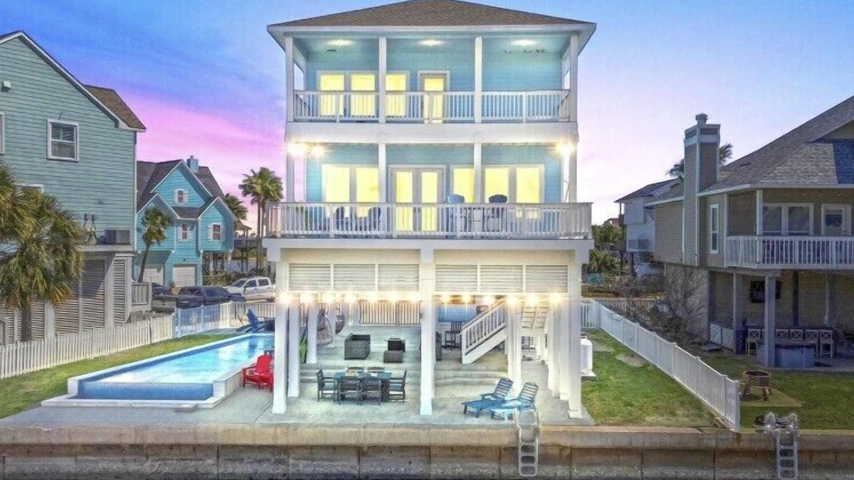Terramar Beach House | Pool | Hot Tub | Fire Pit | Sleeps 16