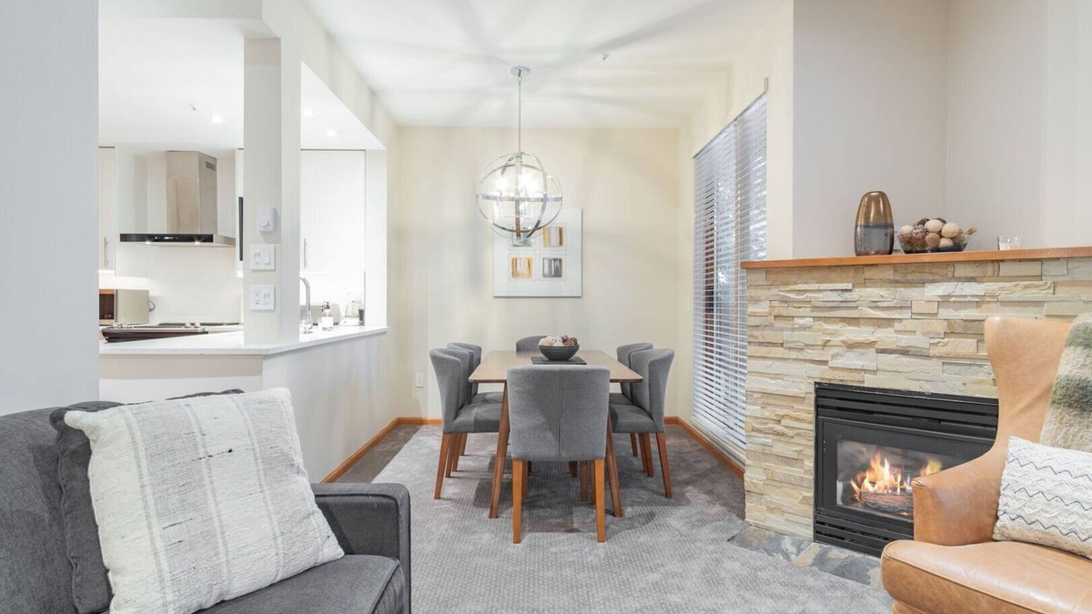 Village North Condo | Pool & hot tub | Free parking | Excellent location