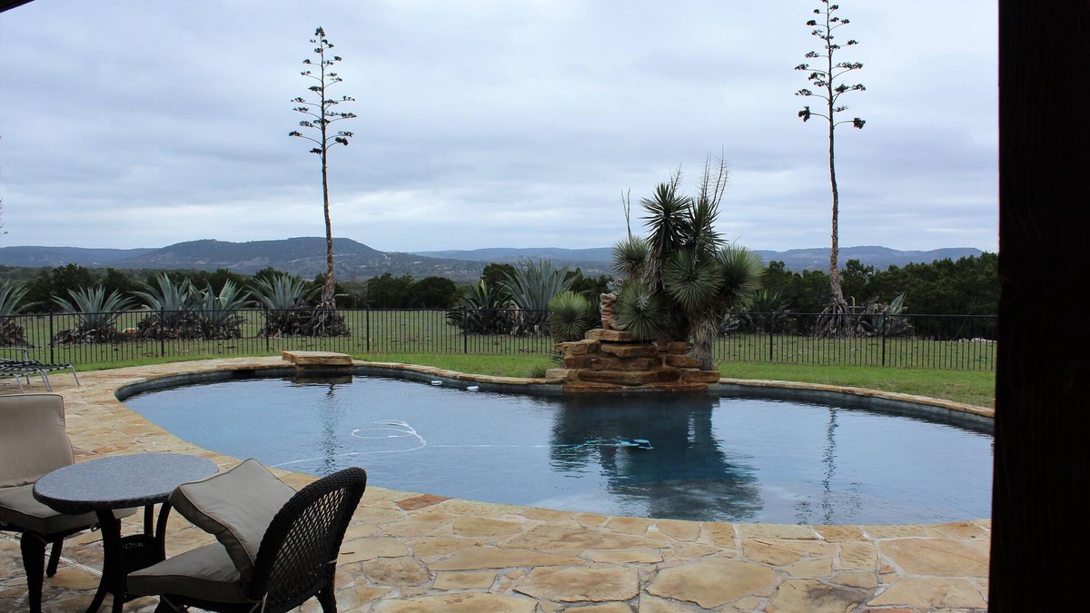 Bandera House | Pool, Hot tub, Incredible Views, stocked fishing pond, 6 bedrooms, Sleeps 17!