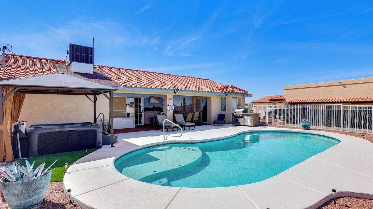 Lake Havasu City House | Pool & Hot Tub: Pet-Friendly Lake Havasu Home!