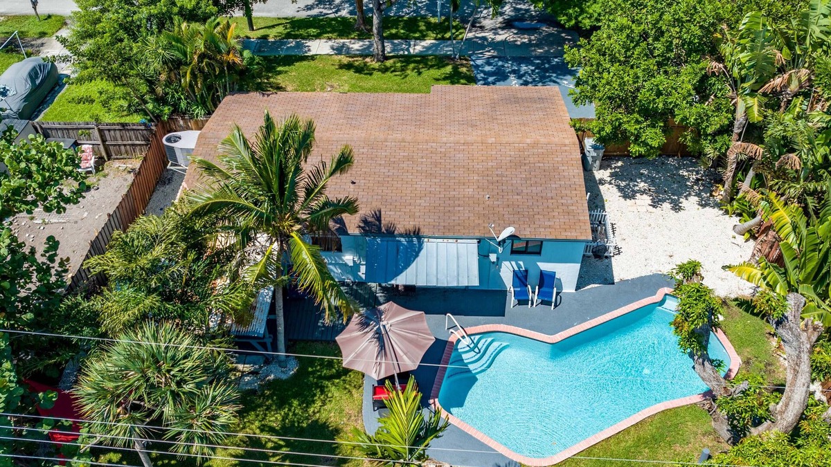Pompano Beach House | Pool house near the Beach. We’re pet-friendly!
