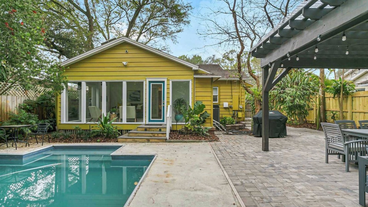 Riverside Heights House | Pool House Oasis – Home for 6