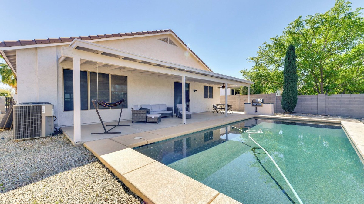 San Tan Valley House | Pool, Patio & Grill: San Tan Valley Escape!
