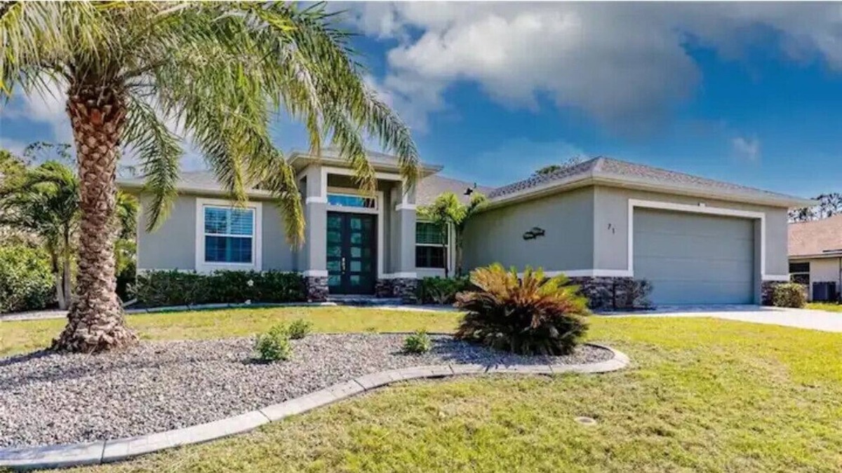 Pine Valley House | Pool, Pizza, Popcorn-Paradise!