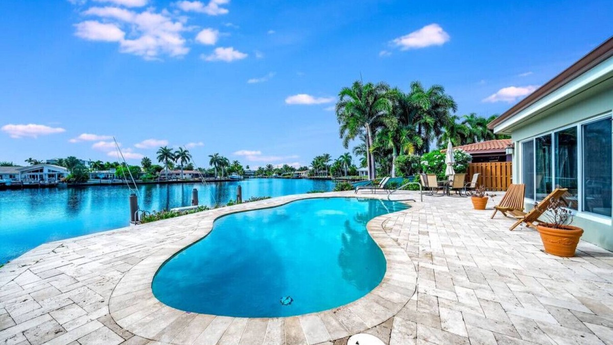 Cypress Lakes House | Pool & WaterFront! Stunning View+1 Mile To Beach!