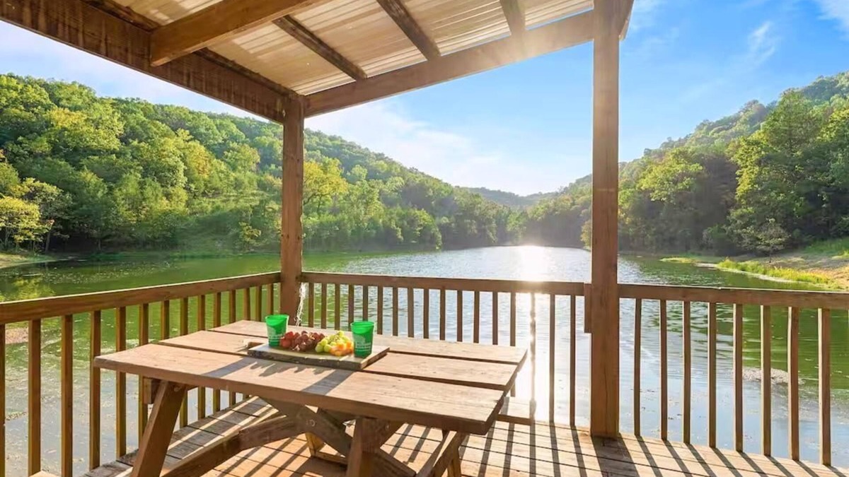 Branson West House | Pools, Hiking & Lake, Ping Pong, Shuffleboard! Close to SDC, Lake, Shows