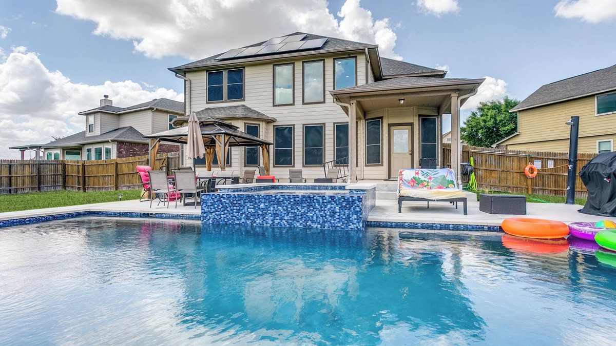 Converse House | Poolside bliss, located in the center of San Antonio