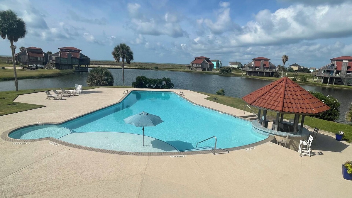 Matagorda Condo | Poolside Condo with Gulfview - Bahia de Matagorda Clubhouse