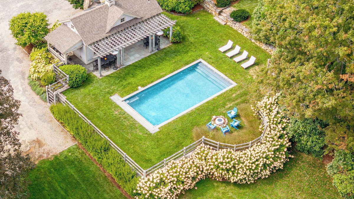 South Woodstock Cottage | Poolside Cottage at Woodstock Estates
