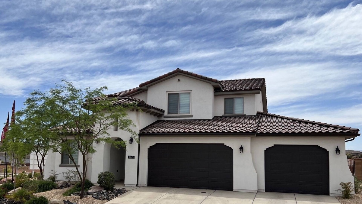 Washington House | Poolside Luxury Home - 5BR 4BA