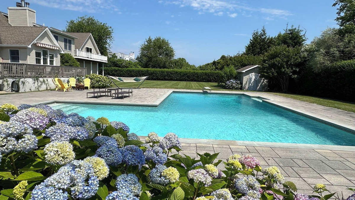 Orient Point House | Poolside Orient Pt by the sea