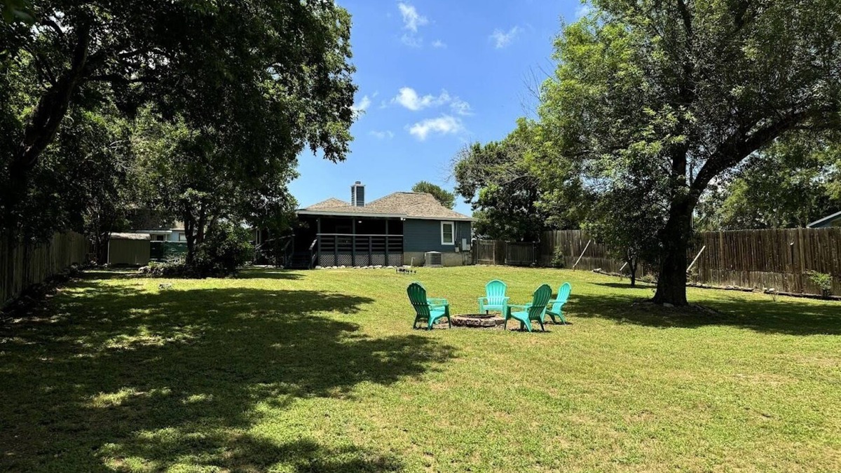 New Braunfels House | Poolside Paridise