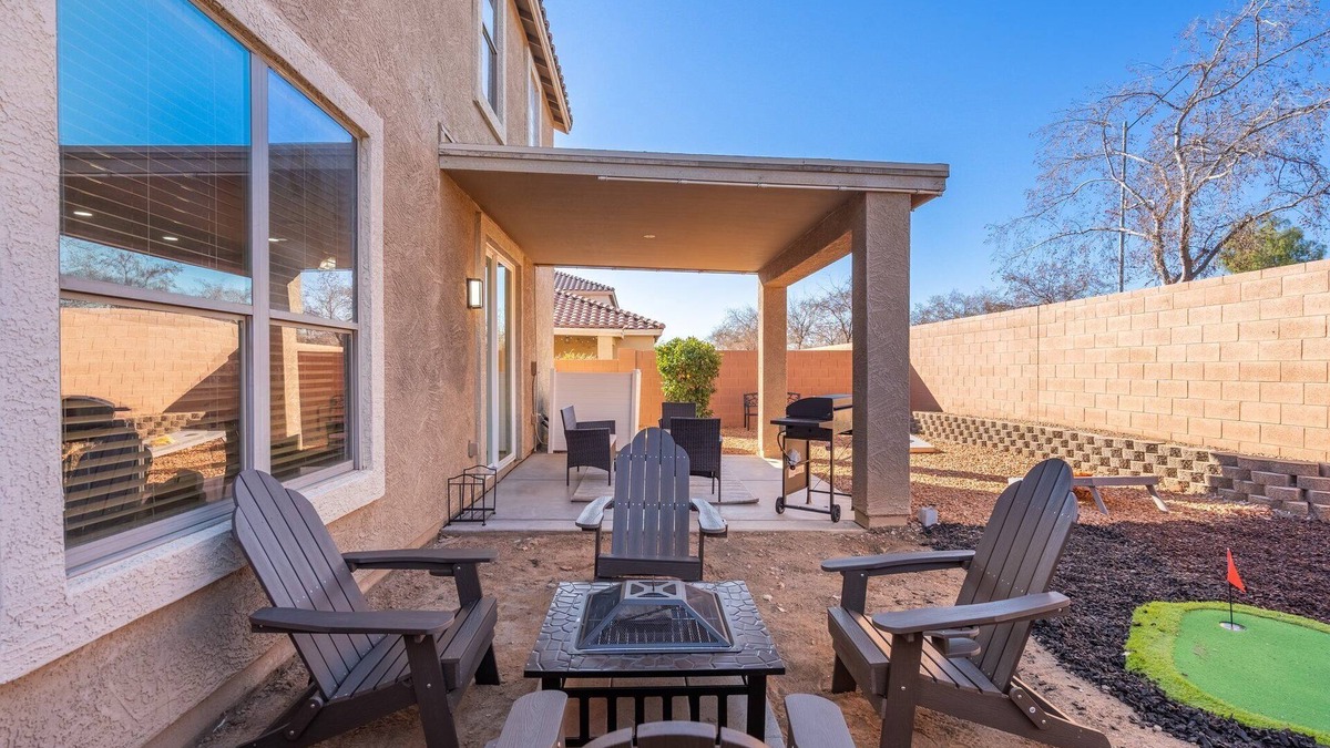 Surprise Farms House | PoolTable~Foosball~FirePit~Grill