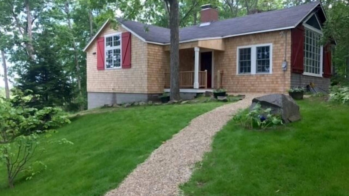 Kittery Point House | Pop's Cottage at Seapoint Beach