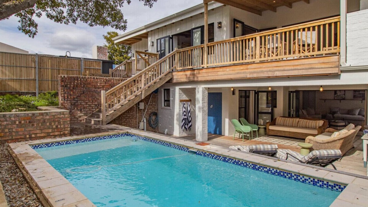 Voelklip House | Poplar House | Comfort and style | Pool