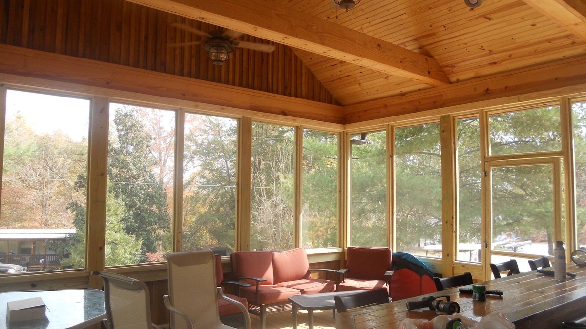 Cadiz House | Poplar House with 400 sq. ft screened porch with bar and big-screen TV- Sleeps 8